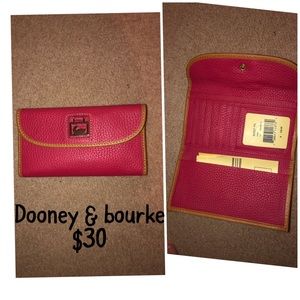Dooney and bourke wallet